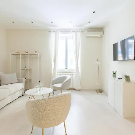 Apartmán Hostly-the Happya Charme