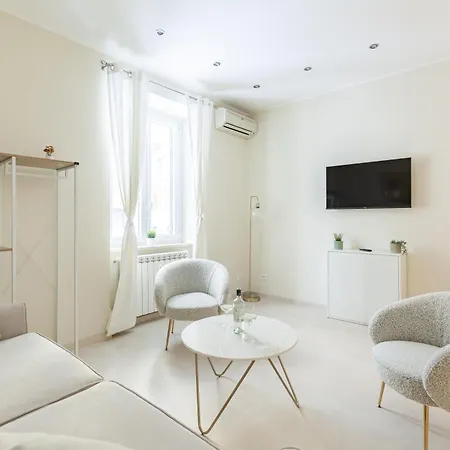 Hostly-the Happya Charme *